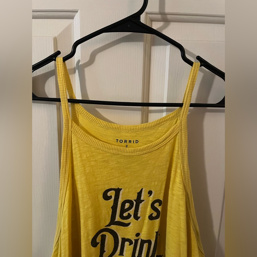 Torrid high neck tank

Plus size 2